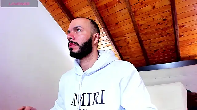 Snapshot of Tom_Bailey chatting on October 9, 2025, 12:49 pm Tom Bailey online show from October 9, 2025, 12:49 pm