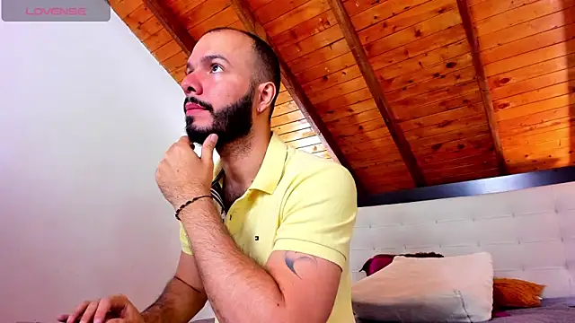 Snapshot of Tom_Bailey chatting on November 14, 2025, 1:04 pm Tom Bailey online show from November 14, 2025, 1:04 pm