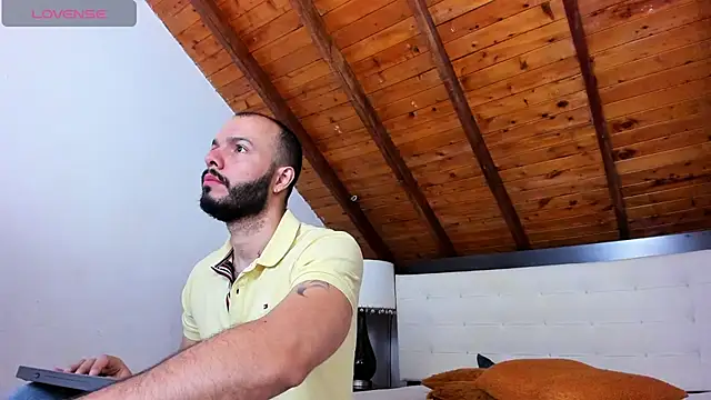 Snapshot of Tom_Bailey chatting on September 28, 2025, 12:12 pm Tom Bailey online show from September 28, 2025, 12:12 pm