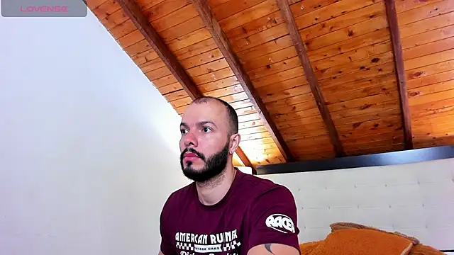 Snapshot of Tom_Bailey chatting on September 27, 2025, 12:22 pm Tom Bailey online show from September 27, 2025, 12:22 pm