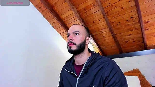 Snapshot of Tom_Bailey chatting on October 13, 2025, 12:07 pm Tom Bailey online show from October 13, 2025, 12:07 pm