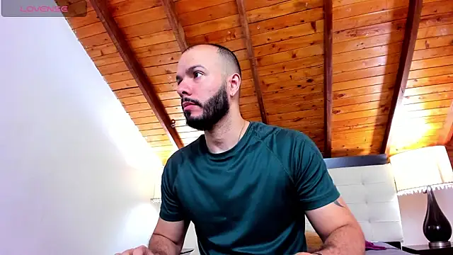 Snapshot of Tom_Bailey chatting on November 8, 2025, 1:03 pm Tom Bailey online show from November 8, 2025, 1:03 pm