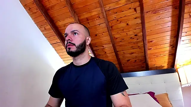 Snapshot of Tom_Bailey chatting on December 1, 2025, 12:39 pm Tom Bailey online show from December 1, 2025, 12:39 pm