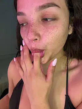 MisFrekcles  online show from December 17, 2024, 9:17 am