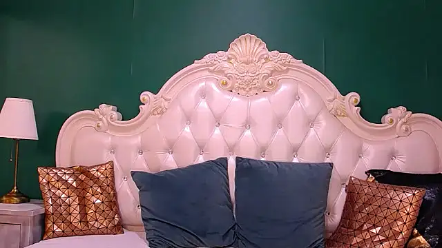 ArielBurn online show from February 4, 2025, 2:39 am