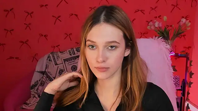 LolaLemona online show from March 6, 2025, 1:24 pm