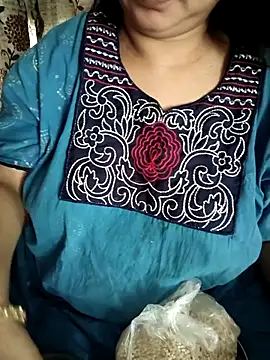 cuteyqueen online show from March 10, 2026, 5:44 am