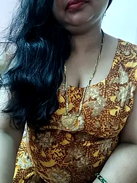 cuteyqueen online show from October 31, 2025, 6:32 am