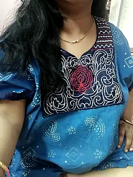 cuteyqueen online show from October 7, 2025, 10:16 am