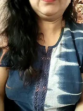 cuteyqueen online show from March 7, 2025, 7:19 am