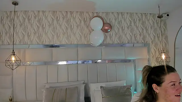 1m dalhia online show from September 17, 2025, 8:44 pm