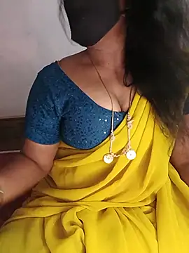 Snapshot of louise92 chatting on May 20, 2026, 7:22 pm louise92 online show from May 20, 2026, 7:22 pm