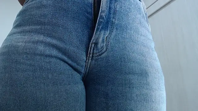 Amelia Debora Antonella online show from October 29, 2025, 2:16 pm