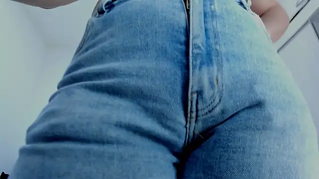 Amelia Debora Antonella online show from March 15, 2026, 1:29 pm