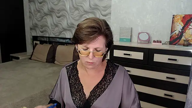 VitaCharm online show from September 13, 2025, 9:15 pm