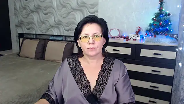 VitaCharm online show from January 13, 2025, 6:27 pm