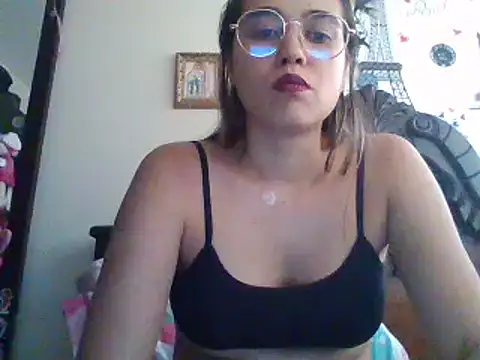 Snapshot of trianabell chatting on March 21, 2025, 7:57 pm trianabell online show from March 21, 2025, 7:57 pm