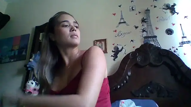 Snapshot of trianabell chatting on October 29, 2025, 5:23 pm trianabell online show from October 29, 2025, 5:23 pm