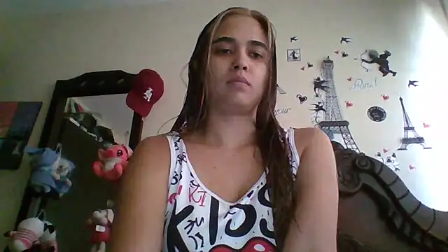 Snapshot of trianabell chatting on November 21, 2025, 6:40 pm trianabell online show from November 21, 2025, 6:40 pm