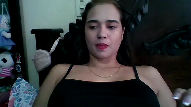 Snapshot of trianabell chatting on September 25, 2025, 4:24 pm trianabell online show from September 25, 2025, 4:24 pm