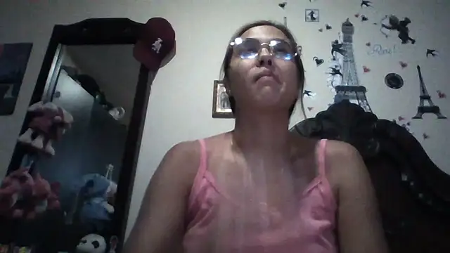 Snapshot of trianabell chatting on October 20, 2025, 1:40 am trianabell online show from October 20, 2025, 1:40 am