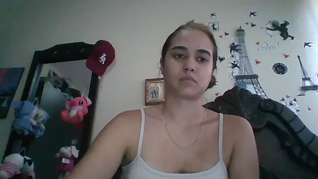 Snapshot of trianabell chatting on November 26, 2025, 4:40 pm trianabell online show from November 26, 2025, 4:40 pm