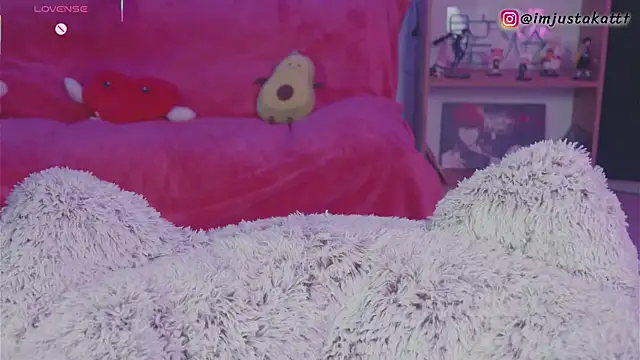 sensualkattt online show from November 7, 2025, 1:37 pm