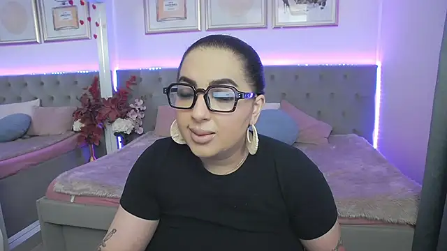 BustyAllyy online show from May 25, 2026, 5:33 pm