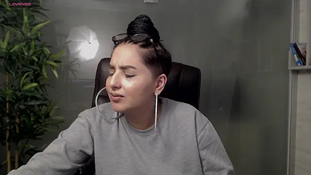 BustyAllyy online show from March 18, 2025, 10:37 pm