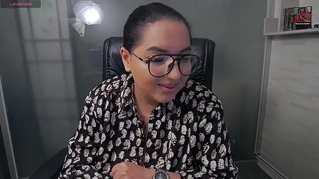 Snapshot of BustyAllyy chatting on February 20, 2026, 9:06 pm BustyAllyy online show from February 20, 2026, 9:06 pm