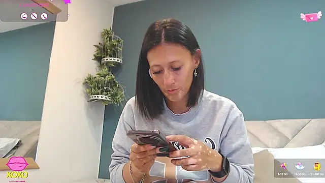 Snapshot of SharisWillian chatting on April 27, 2026, 3:59 am SharisWillian online show from April 27, 2026, 3:59 am