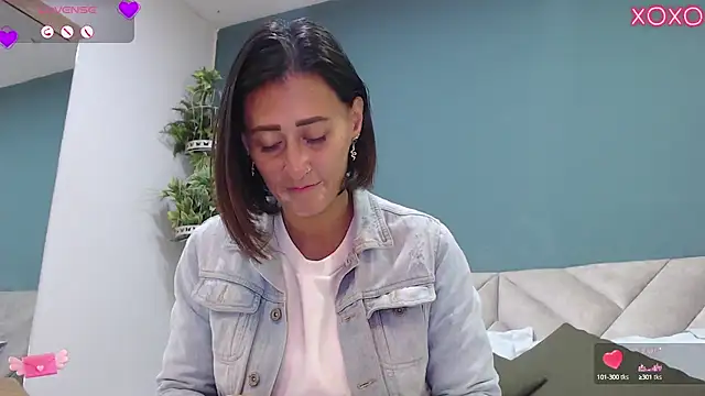 SharisWillian online show from September 25, 2025, 3:45 am