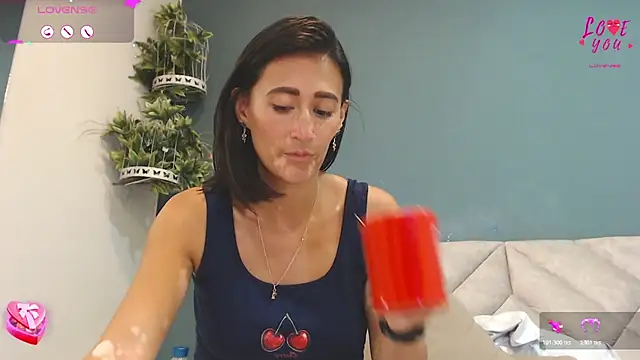Snapshot of SharisWillian chatting on May 9, 2026, 3:04 pm SharisWillian online show from May 9, 2026, 3:04 pm