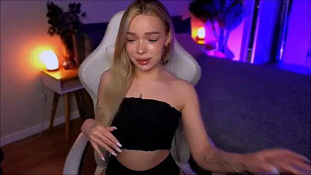 Lily Yin online show from April 13, 2026, 5:55 am