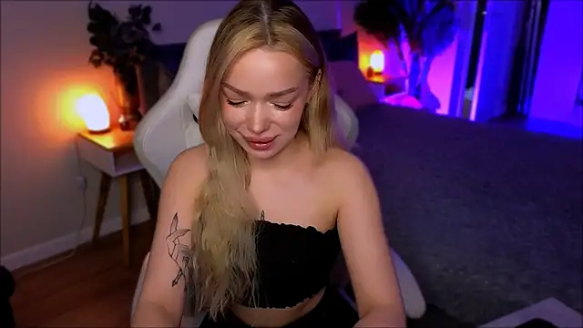 Lily Yin online show from April 14, 2026, 5:45 am