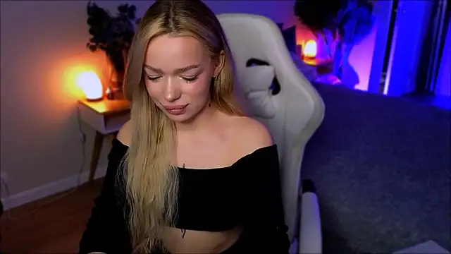 Snapshot of Lily_Yin chatting on April 22, 2026, 5:47 am Lily Yin online show from April 22, 2026, 5:47 am