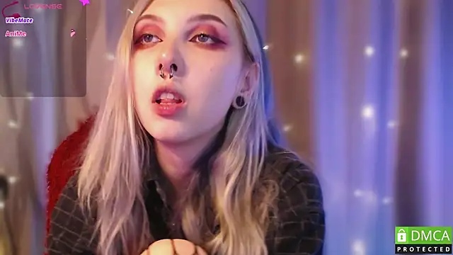 Snapshot of JustMeowGirl chatting on February 25, 2025, 6:25 am JustMeowGirl online show from February 25, 2025, 6:25 am