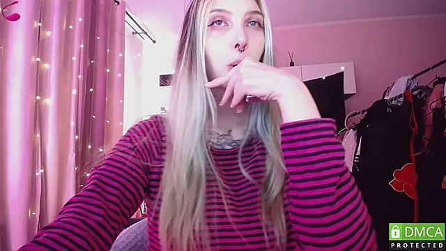 Snapshot of JustMeowGirl chatting on May 16, 2026, 6:56 am JustMeowGirl online show from May 16, 2026, 6:56 am