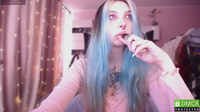 JustMeowGirl online show from March 18, 2026, 6:05 am