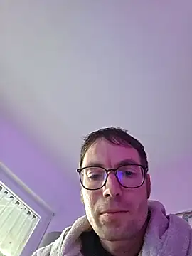 Schnubby1 online show from April 20, 2026, 2:51 pm