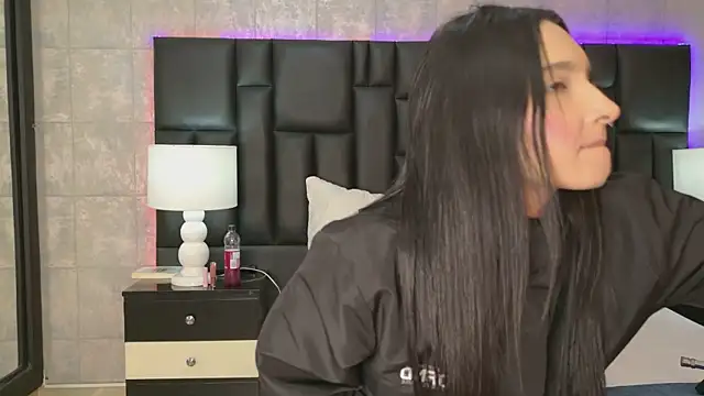 MiaSweeths online show from January 13, 2026, 4:16 am