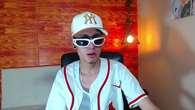 Bastiaan 28 online show from February 20, 2025, 2:40 am