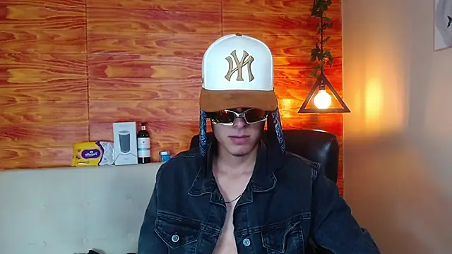 Bastiaan 28 online show from February 14, 2025, 4:58 am