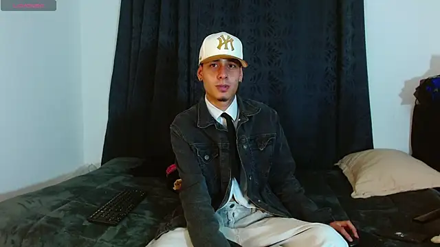 Bastiaan 28 online show from November 28, 2025, 1:28 am