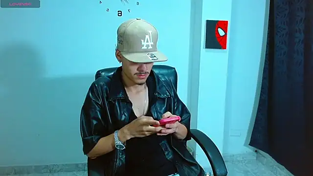 Bastiaan 28 online show from September 19, 2025, 2:04 am