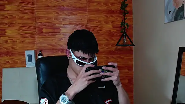 Bastiaan 28 online show from February 12, 2025, 6:19 am