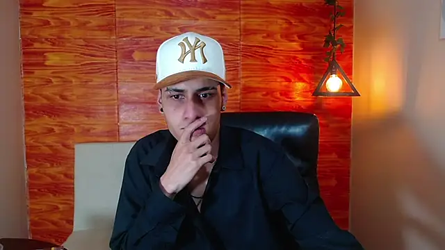 Bastiaan 28 online show from March 14, 2025, 2:31 am