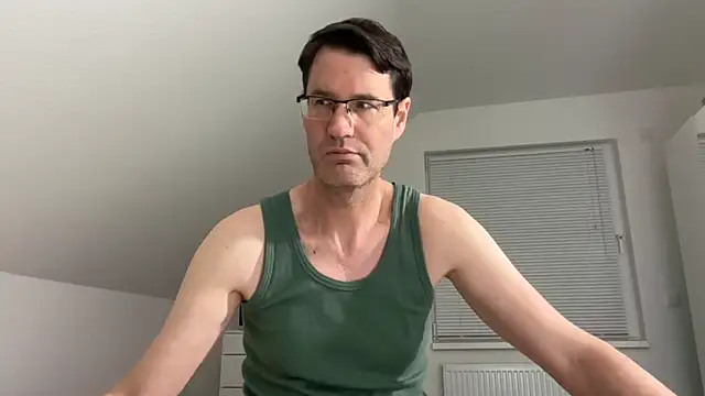 zxzx cam1 online show from April 3, 2026, 9:32 pm