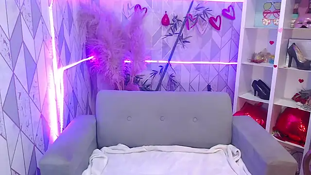 charlottemoonxz online show from October 6, 2025, 7:03 pm