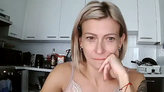 Snapshot of anechka1 chatting on September 19, 2025, 2:10 pm anechka1 online show from September 19, 2025, 2:10 pm